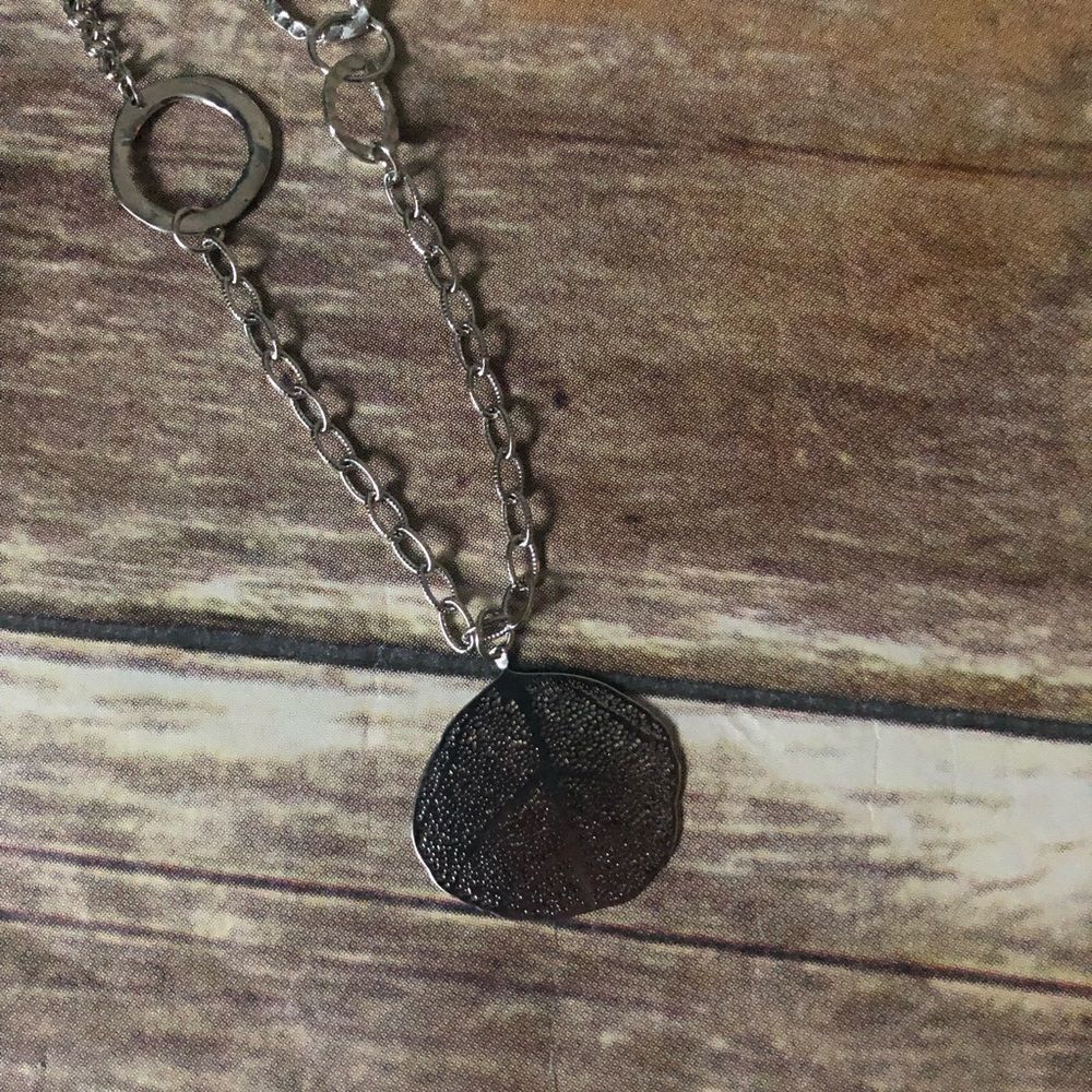 Silver leaf Necklace   - Picture 2 of 4